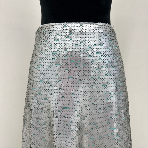 FENDI High-Waisted Midi Skirt With Sequin Embroidery - Argent - Picture 9 of 12